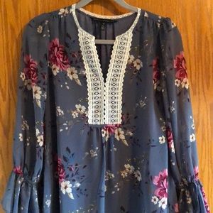 White House Black Market long sleeve blouse 4P
